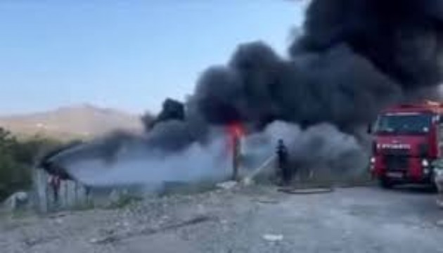 Bodrum'da korkutan yangın: 30 konteyner hasar gördü